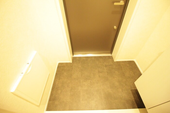 物件内観写真16　(玄関)