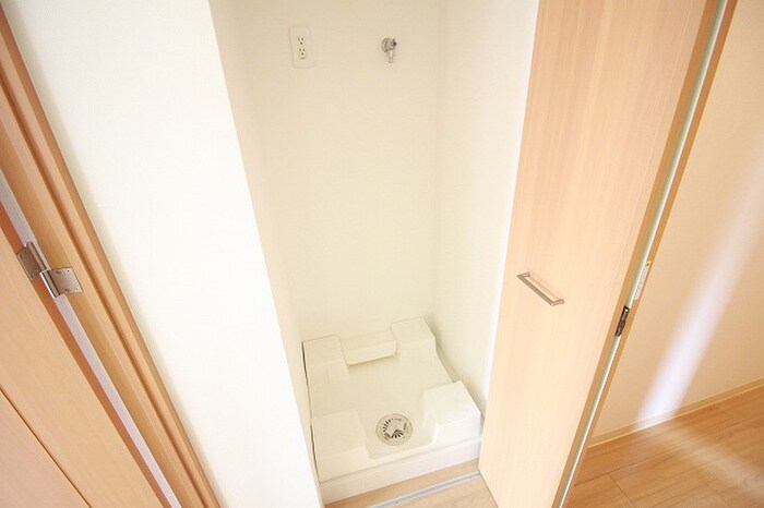 物件内観写真21　(洗濯機置場)