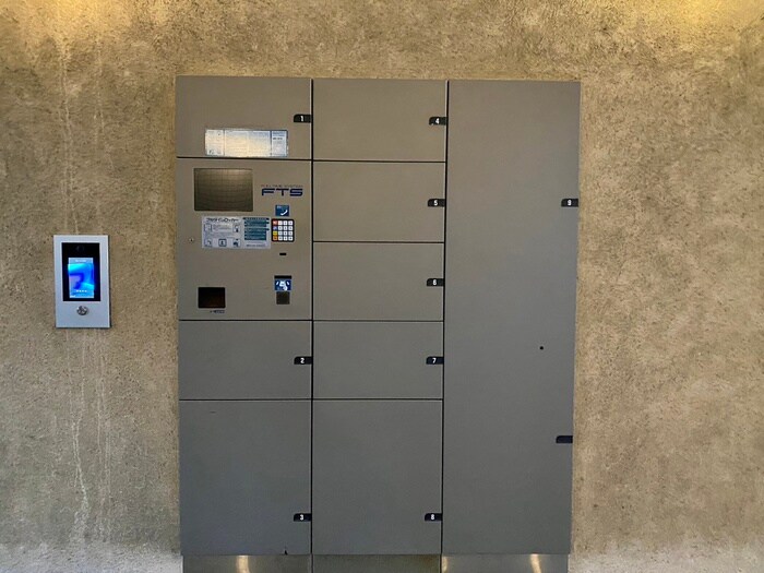 物件外観写真5　(エントランス部分)