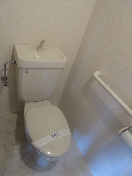 物件内観写真14　(トイレ)