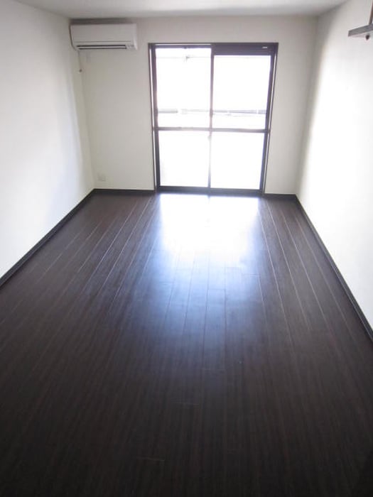 物件内観写真4　(居室)