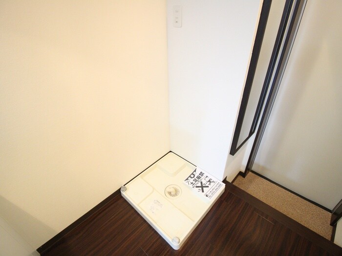 物件内観写真4　(玄関)