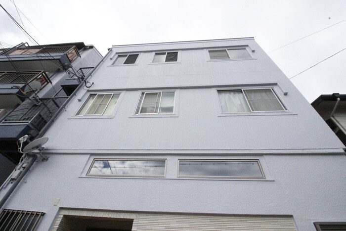 西尾マンションの物件外観写真