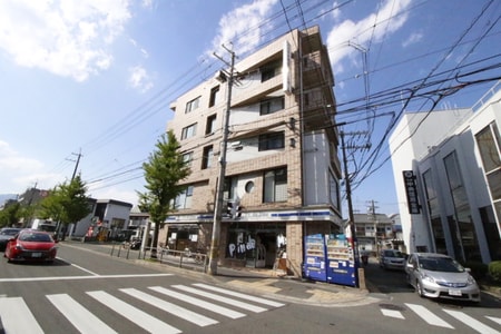 アルティスタ丸太町外観写真