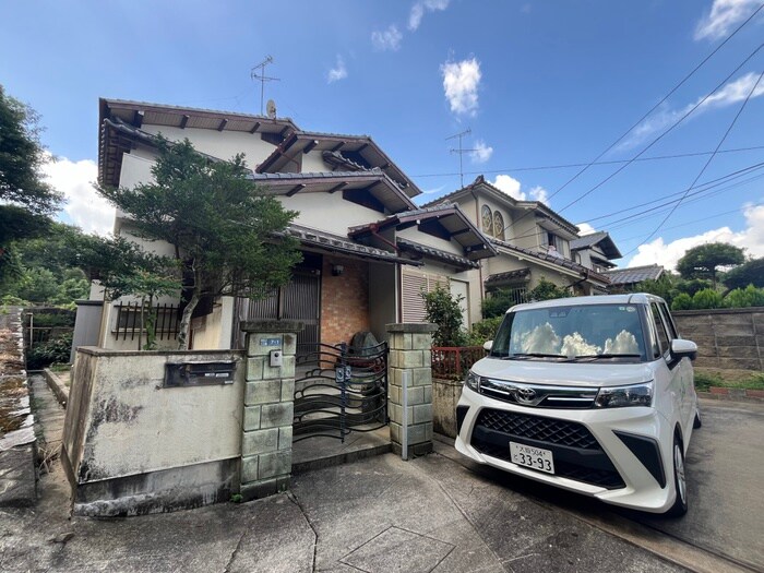 物件外観写真5　(駐車場)