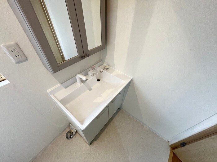 物件内観写真12　(洗面)