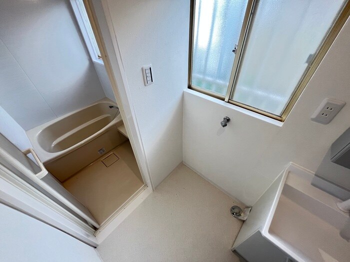 物件内観写真13　(洗濯機置場)