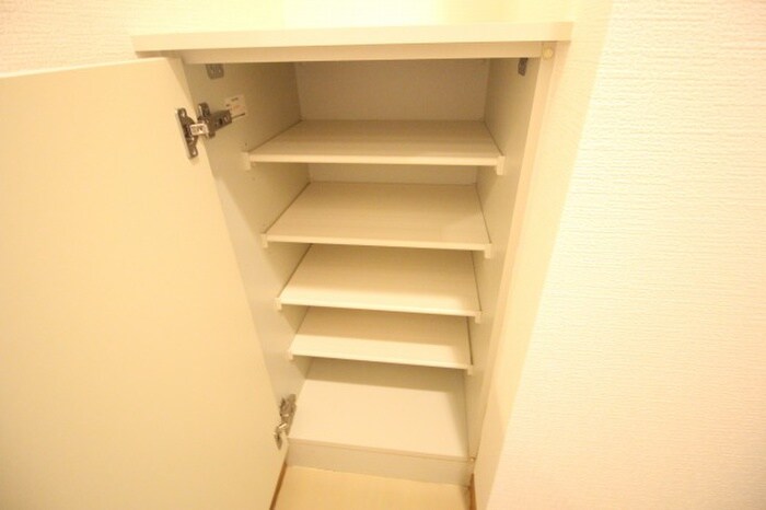 物件内観写真18　(靴箱)