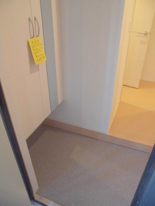 物件内観写真7　(玄関)