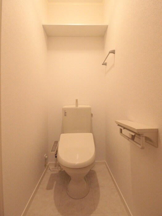 物件内観写真8　(トイレ)