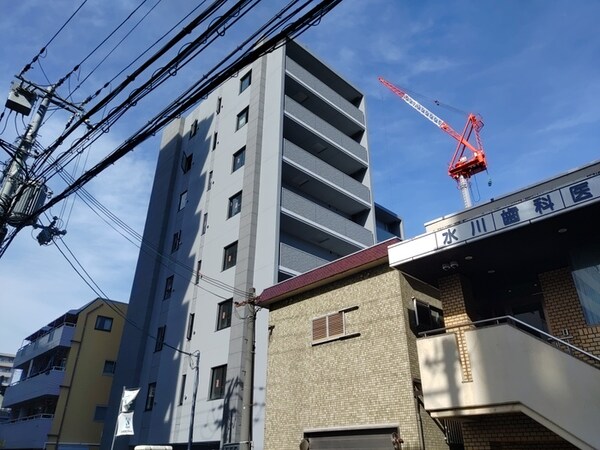 建築中