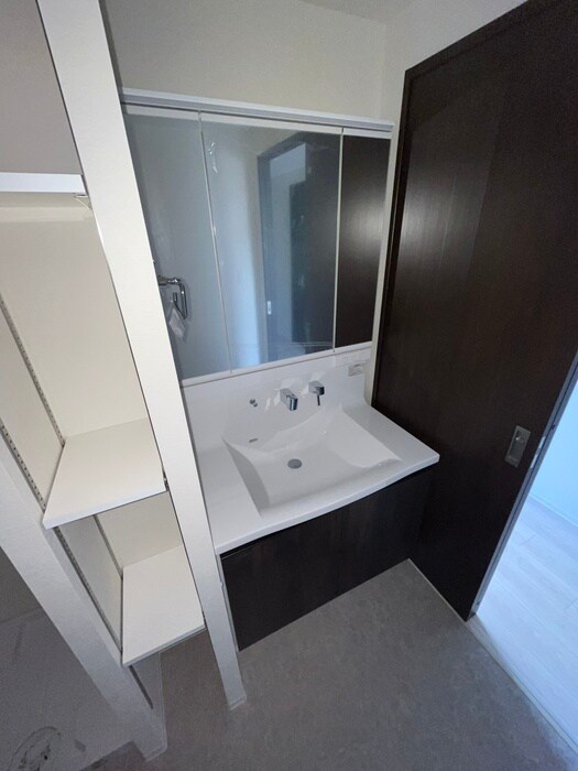 物件内観写真9　(洗面)