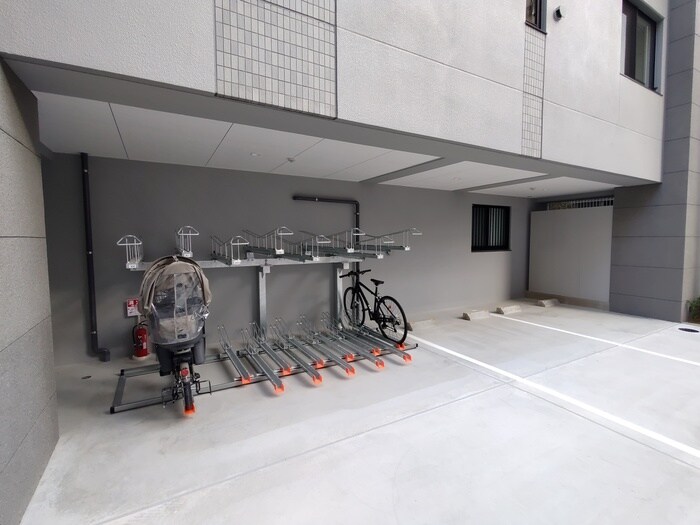 物件外観写真5　(駐輪場)