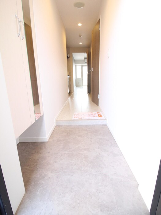 物件内観写真7　(玄関)