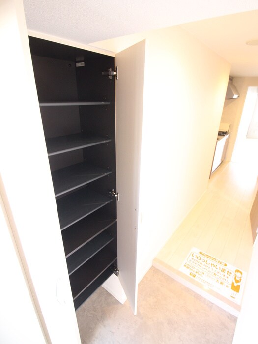 物件内観写真18　(靴箱)