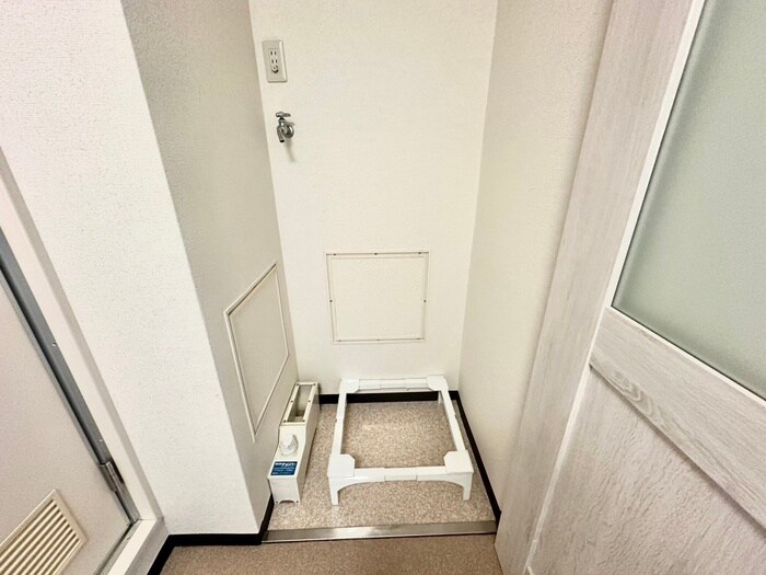 物件内観写真15　(洗濯機置場)