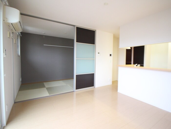 物件内観写真4　(居室)