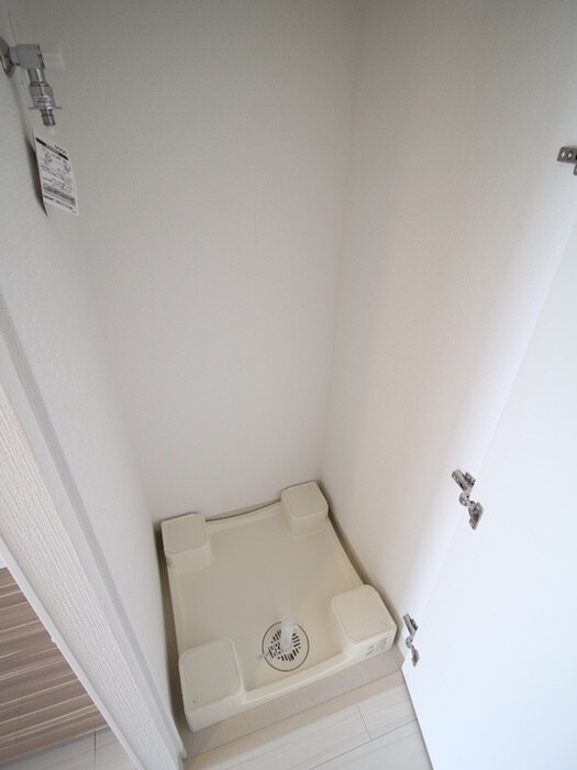 物件内観写真17　(洗濯機置場)