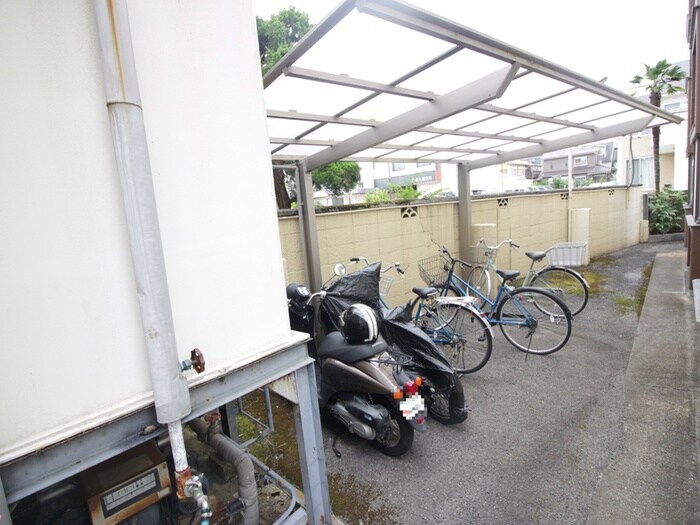 物件外観写真2　(駐輪場)