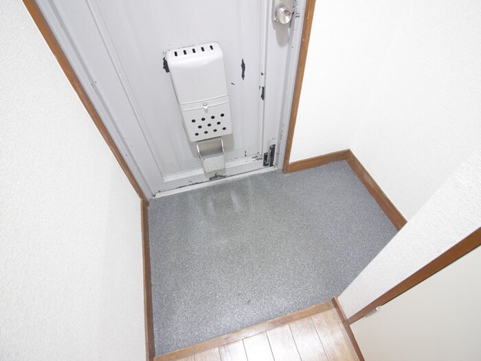 物件内観写真16　(玄関)