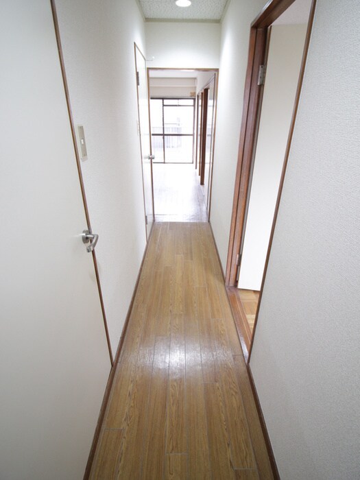 物件内観写真17　(廊下)