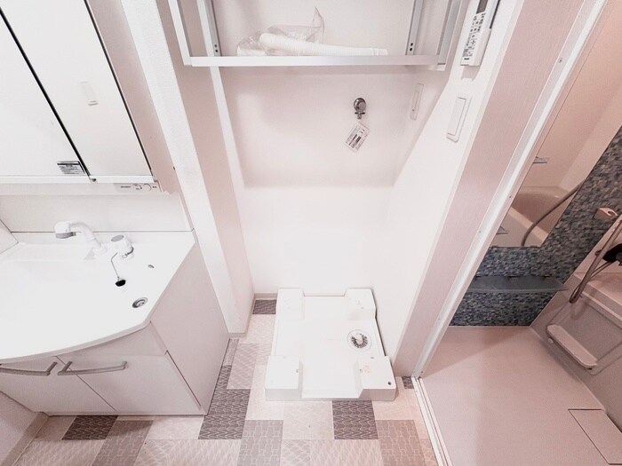 物件内観写真11　(洗濯機置場)