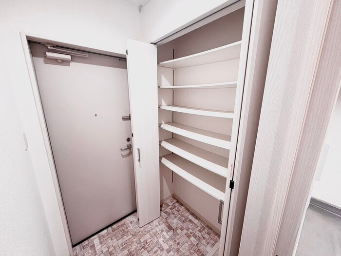 物件内観写真18　(靴箱)