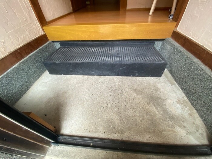 物件内観写真18　(玄関)