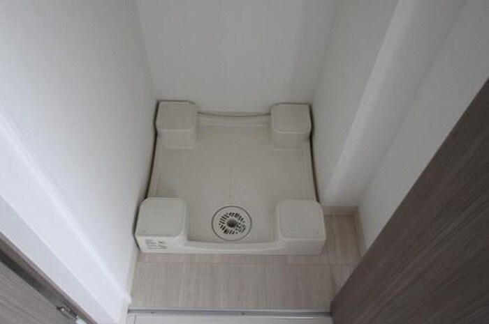 物件内観写真7　(洗濯機置場)