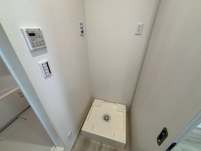 物件内観写真10　(洗濯機置場)