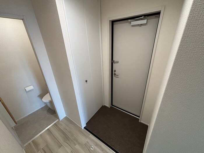 物件内観写真15　(玄関)