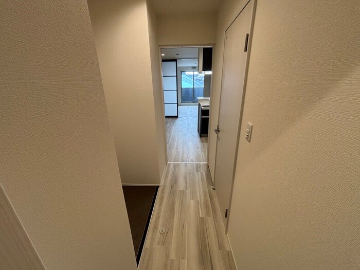 物件内観写真17　(廊下)