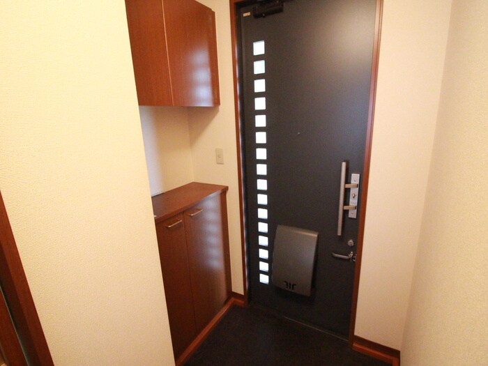 物件内観写真14　(玄関)