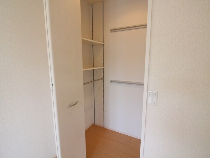 物件内観写真16　(収納)