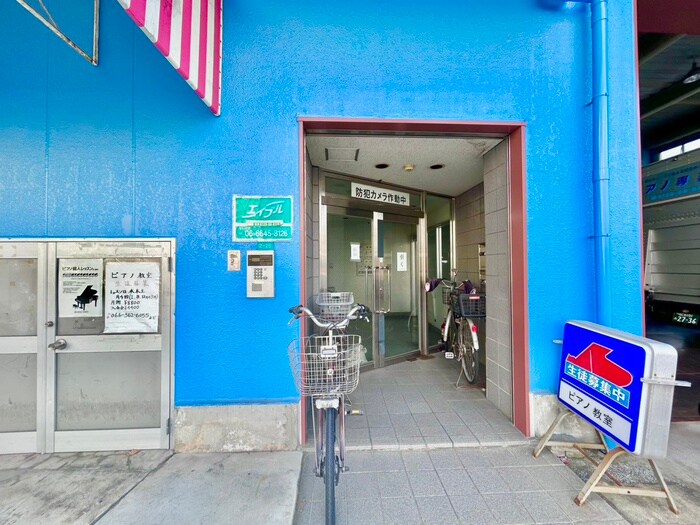 物件外観写真4　(エントランス部分)