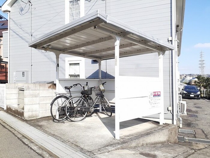 物件外観写真3　(駐輪場)