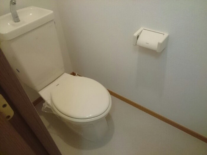 物件内観写真15　(トイレ)