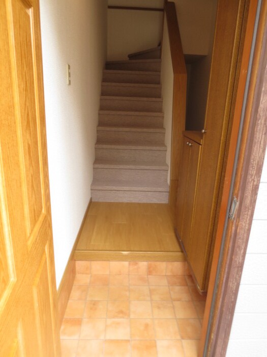 物件内観写真18　(玄関)