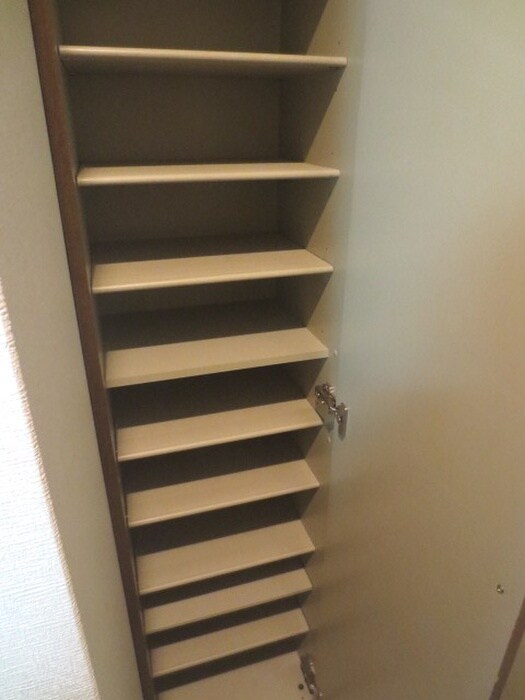 物件内観写真13　(靴箱)