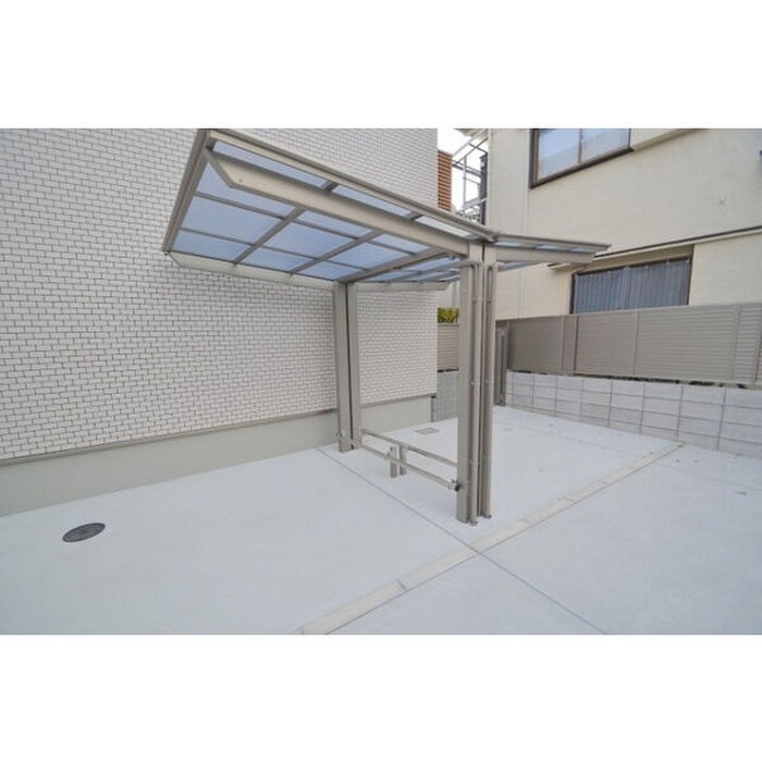 物件外観写真4　(駐輪場)