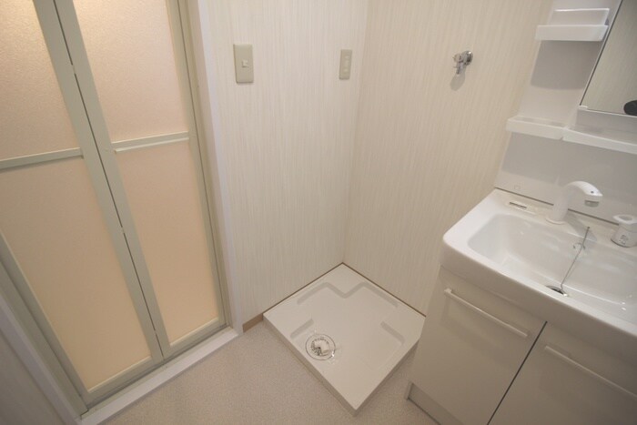 物件内観写真12　(洗濯機置場)