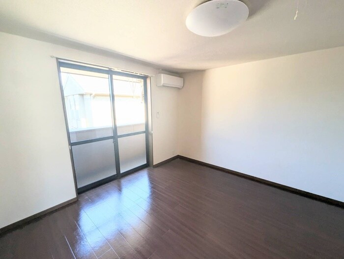 物件内観写真4　(居室)