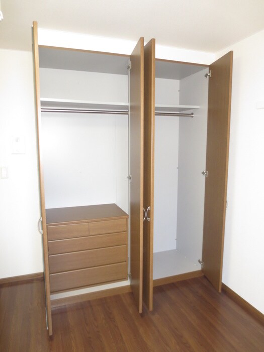 物件内観写真10　(収納)