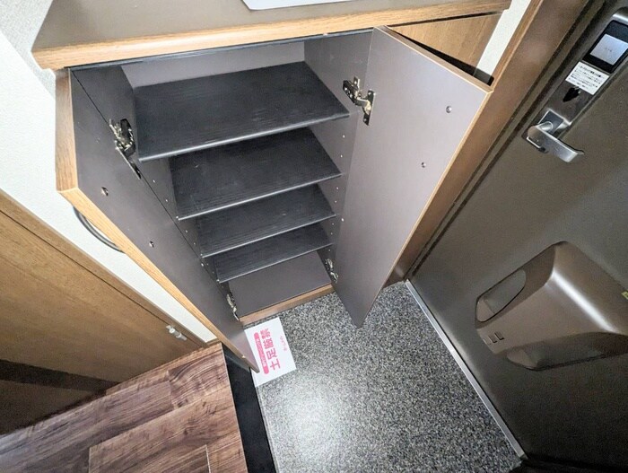 物件内観写真15　(靴箱)