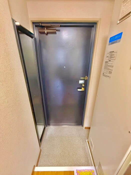 物件内観写真14　(玄関)