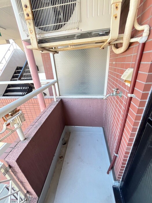 物件内観写真16　(洗濯機置場)