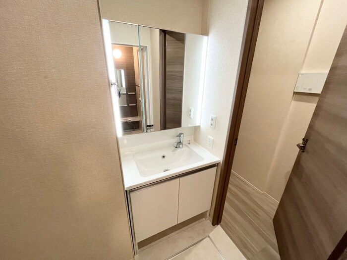 物件内観写真11　(洗面)