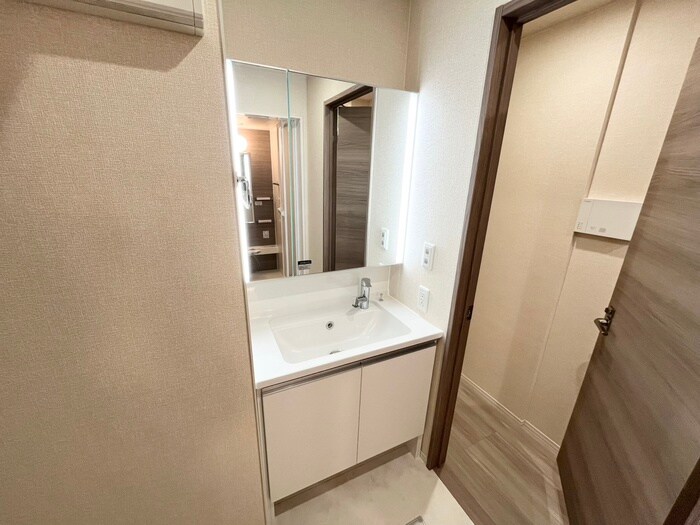 物件内観写真11　(洗面)