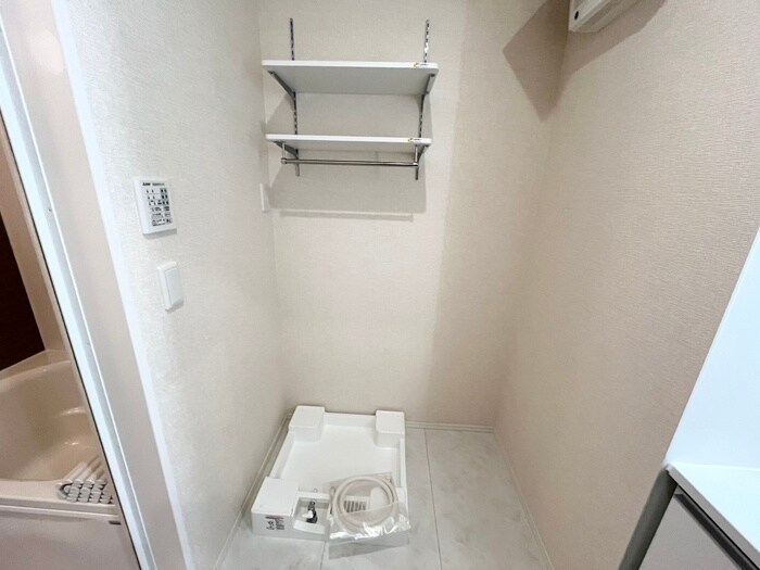 物件内観写真18　(洗濯機置場)