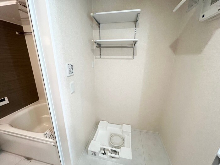 物件内観写真18　(洗濯機置場)